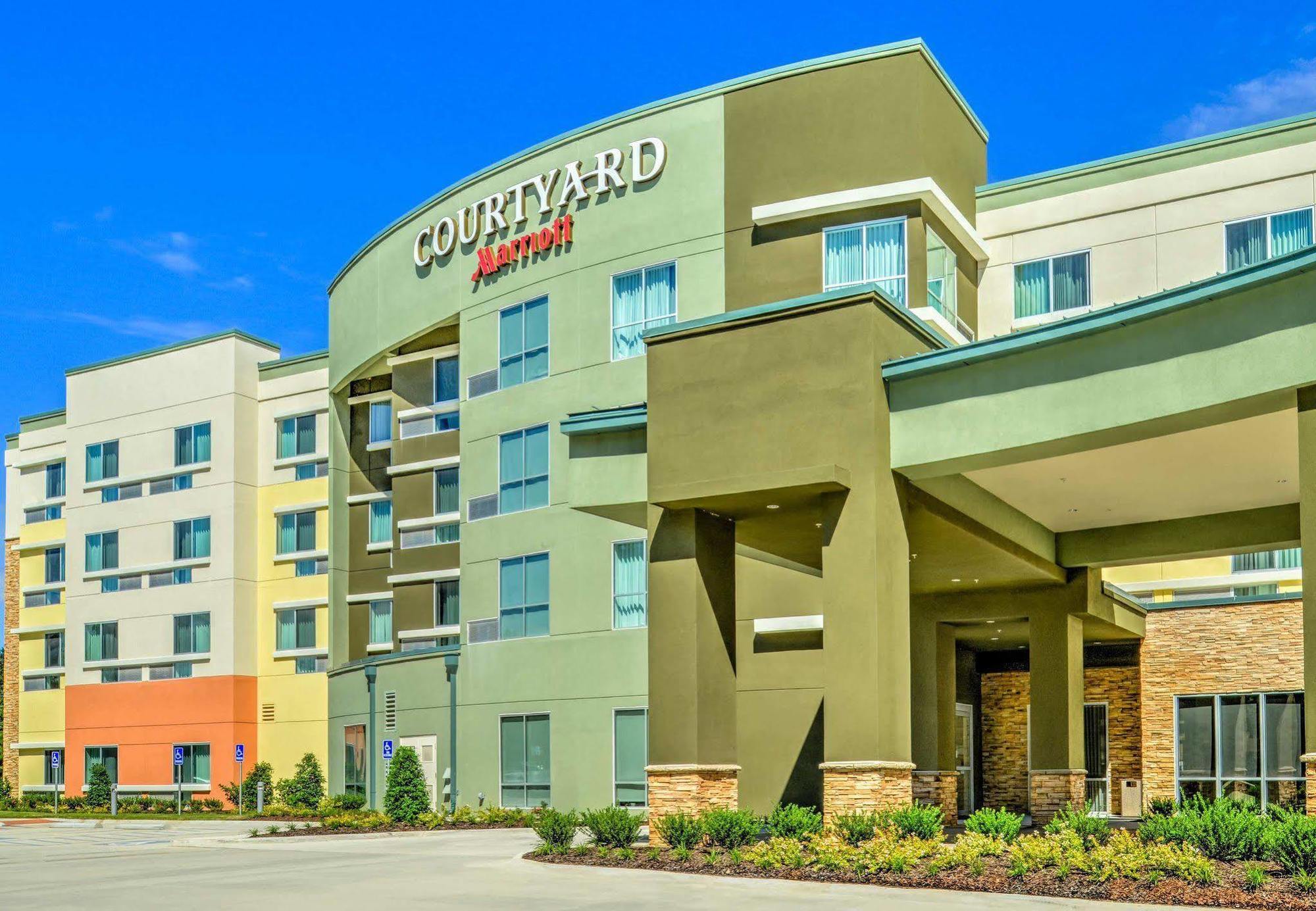Courtyard Lake Charles Dış mekan fotoğraf