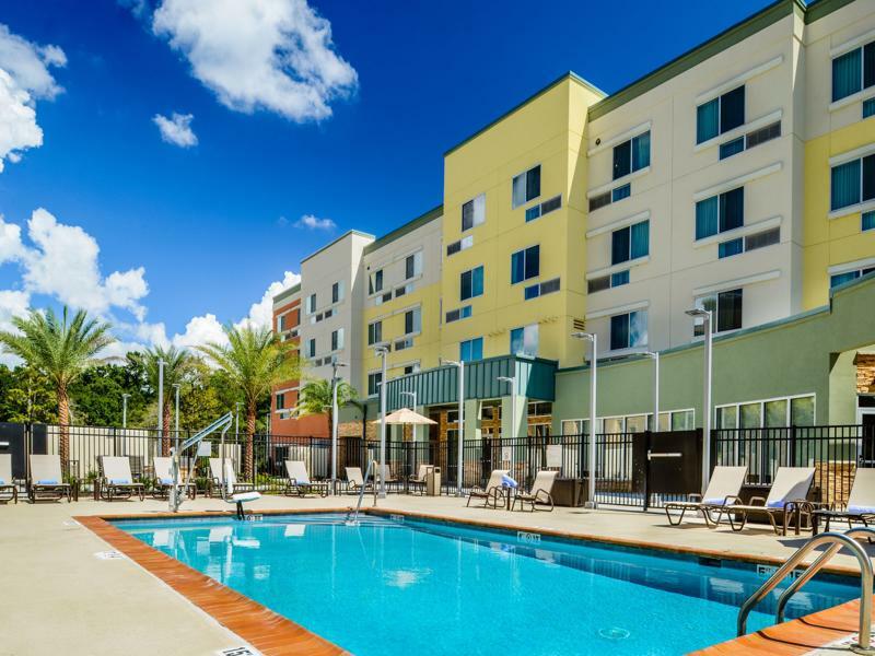 Courtyard Lake Charles Dış mekan fotoğraf